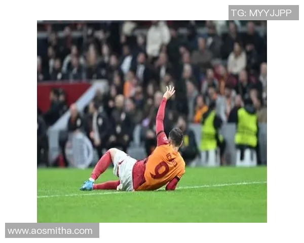 足球明星因半月板手术缺席赛季重要比赛球迷期待其复出表现 足球明星因半月板手术缺席赛季重要比赛球迷期待其复出表现