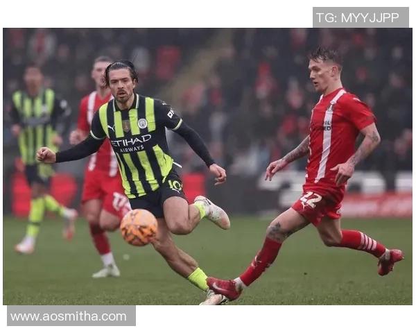 足球明星带球技巧展示全解析让你领略足球魅力与风采 足球明星带球技巧展示全解析让你领略足球魅力与风采